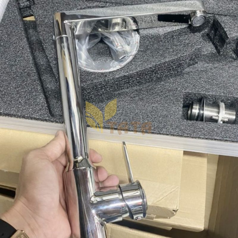 Vòi Rửa Chén Nóng Lạnh Xoay Bi Vuông TATA VRC6842